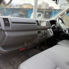 トヨタ　ハイエースバン　令和5年　走行距離5万キロ　車検1年間　キーレスの画像