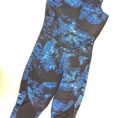 【1/3まで値下げ中】ダイビング用フード付きウェットスーツ 2XLの画像