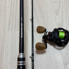「釣り用品」ベイトリール + ロッド + ロッドケースの画像