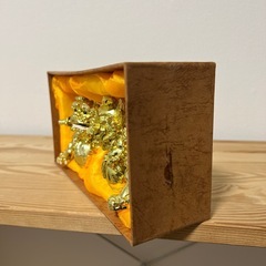 黄金シーサーの画像