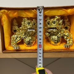 黄金シーサーの画像