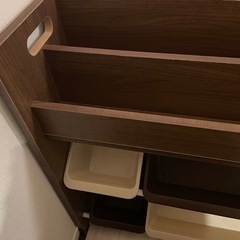 おもちゃ収納、棚の画像