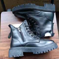 新品 22cm レディース ブーツ ブラック 厚底 シューズ ショートブーツ 識別番号:【B247-Z】の画像