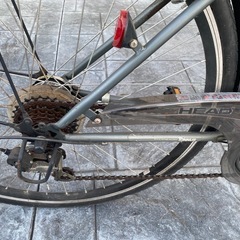 HEAD×CHACLEブランド 27型 BAA クロスバイク ノーパンクタイヤ シマノ6段の画像