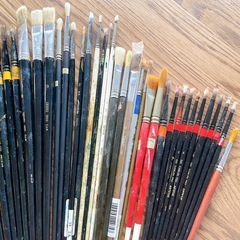 油絵 筆の画像