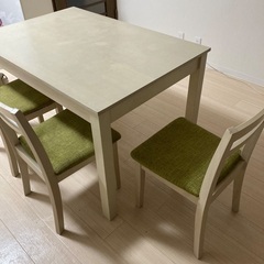 ニトリダイニングテーブル　約　幅120＋70の画像