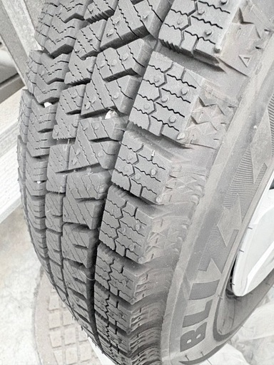 軽自動車ホイル付きスタッドレスタイヤ