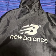 newbalance ニューバランス　　メンズ　　　 ベンチコート　ブラック　Ｍサイズ  の画像