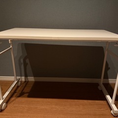 【無料】高さ調整可/キャスター付きテーブルの画像