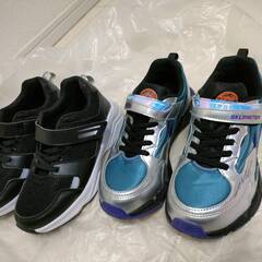 【まとめてお引き取り希望】ジュニアシューズの画像