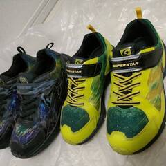 【まとめてお引き取り希望】ジュニアシューズの画像