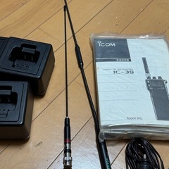 アマチュア無線機　ICOM IC3S 4台と周辺機器の画像