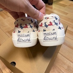 maison kitsune 総柄スニーカー 24.5センチの画像