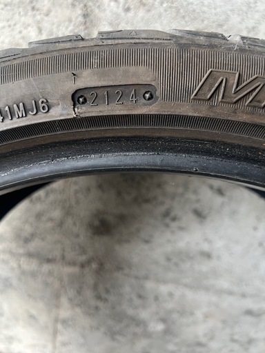 MAX TREX 245/35/20 2本