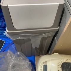 ゴミ箱の画像