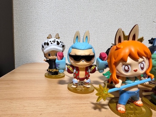 ラブブ  ワンピースコラボ12体値下げしました