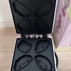 サンリオ4点セット　パンケーキメーカーとルームライトとタンブラーとおまけの画像