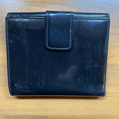 本物激安GUCCI二つ折り財布早期割引ありの画像