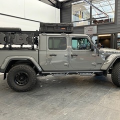 Jeep グラディエーターRubicon グレー 新車並行　室内保管の画像
