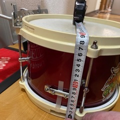 KAWAI マーチングスネアドラム 赤 2台キャリングホルダー付きの画像