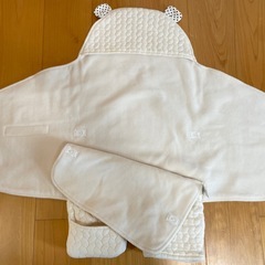 赤ちゃん本舗　クマ耳　おくるみ　キルティングの画像