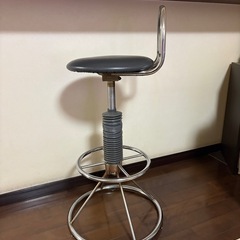 カウンターチェアーの画像