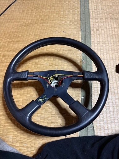 イスズ ビッグホーン MOMOレザーステアリング 1995年 イスズ ビッグホーン MOMOレザーステアリング 1995年 イスズ ビッグ