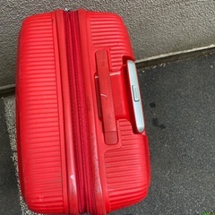 アメリカンツーリスト🔴超軽量の大型スーツケース70.50.30センチの画像