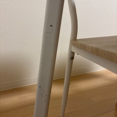 ダイニングテーブルとダイニングチェアー4点セットの画像