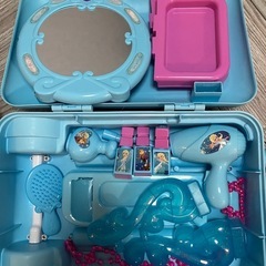 アナ雪　お化粧スーツケースの画像