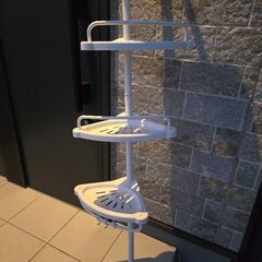 ニトリ お風呂 突っ張りコーナーラックの画像