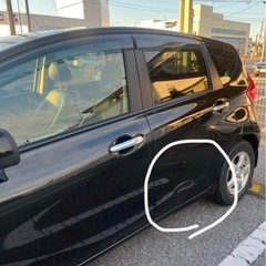 日産 ノート ブラックの画像