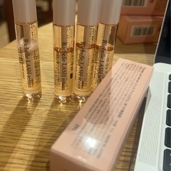 大量　まつ毛美容液　15万円分の画像