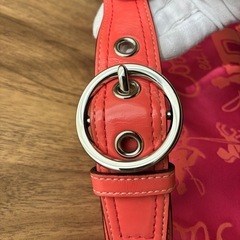 ピンク馬車ロゴの画像