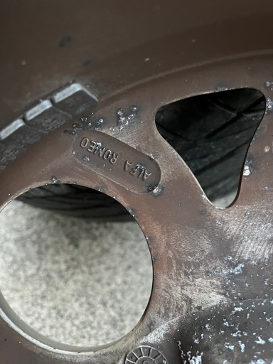 Alfa Romeo 夏タイヤホイール4本
セット 16インチ