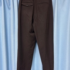 ユニクロ　パンツ2点　オフホワイト、ブラウンの画像