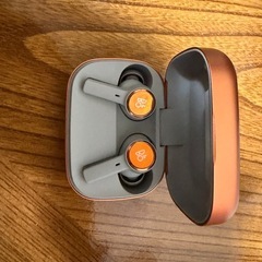 ワイヤレスイヤホンの画像