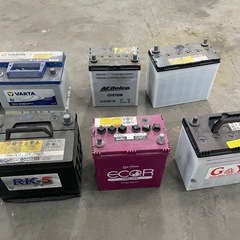 自動車用廃バッテリー　8個の画像