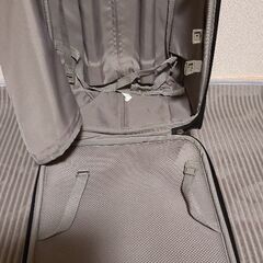 ストライプ柄スーツケース 機内持ち込み可 ダイヤル付き 鍵なしの画像