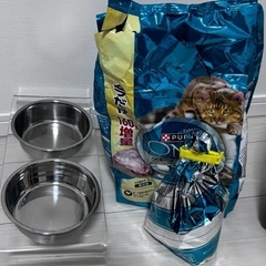 ペット用品　にゃんとも猫トイレ　カリカリ　食事台　爪研ぎの画像