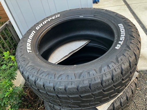 引き取り)LT285/55/20R中古モンスタタイヤ4本