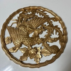 【幸運を呼ぶ】豪華絢爛！黄金の鳳凰と牡丹の壁飾り 開運・招福のシンボルの画像