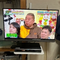 40型テレビとブルーレイの画像