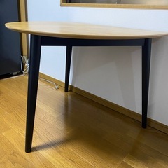 ダイニングテーブルの画像