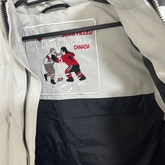 ムースナックルズ　ダウンベストの画像