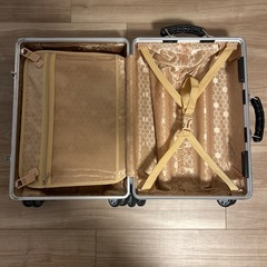 スーツケースの画像