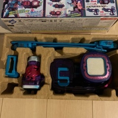 仮面ライダーリバイスドライバーとイーグルスタンプの画像