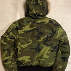 カナダグース　迷彩　ダウンジャケットの画像