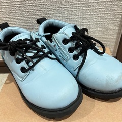 【18cm】水色ジュニア用の靴紐スニーカーの画像