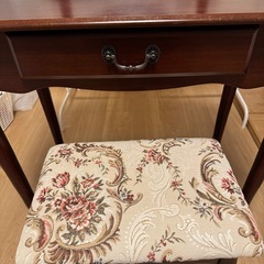 アンティークドレッサー猫脚の画像